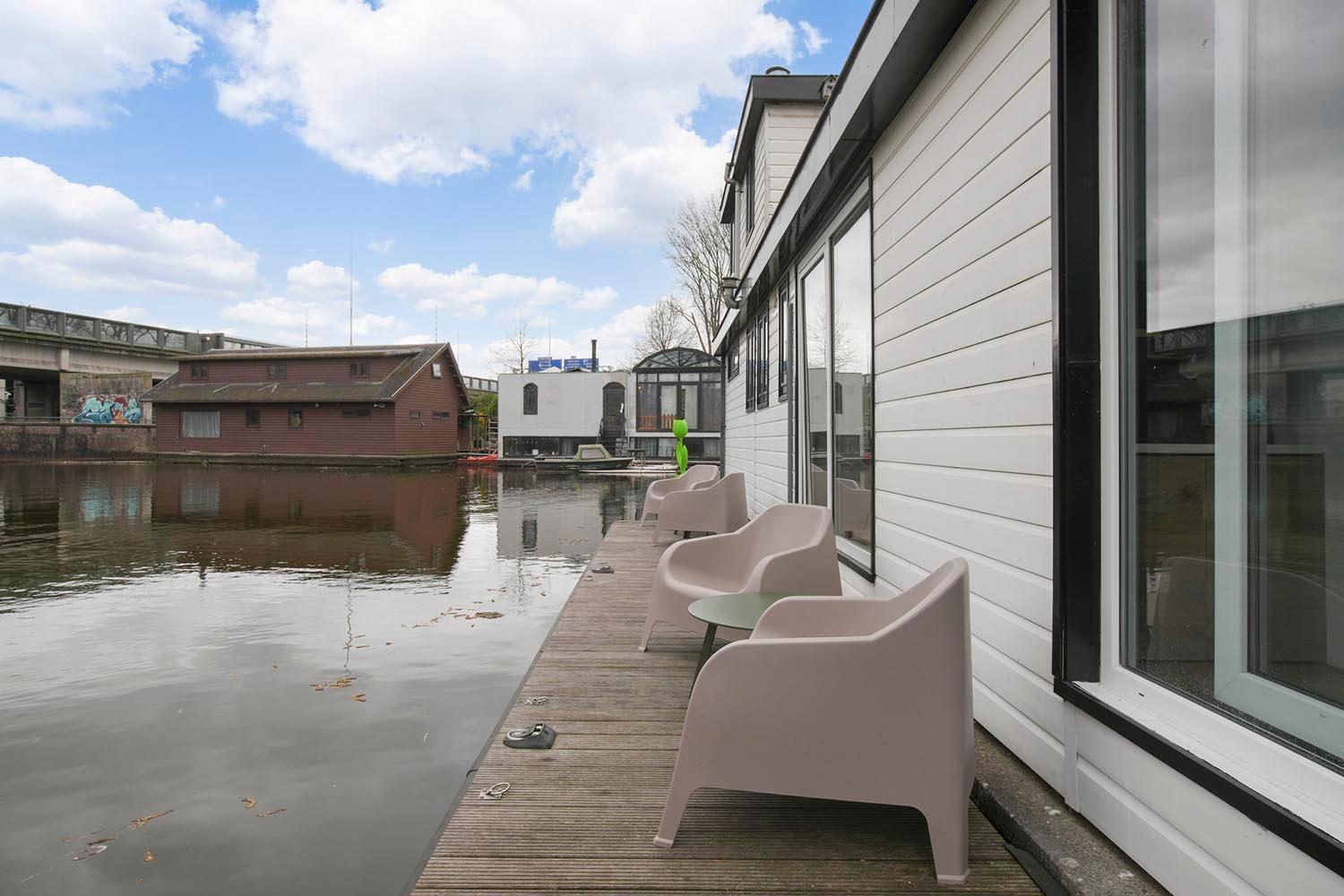 Frühstückspension Houseboat The New - Nieuwe *